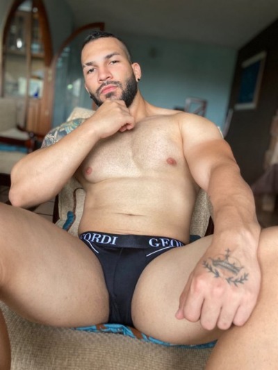 macho-xavier-xxx: