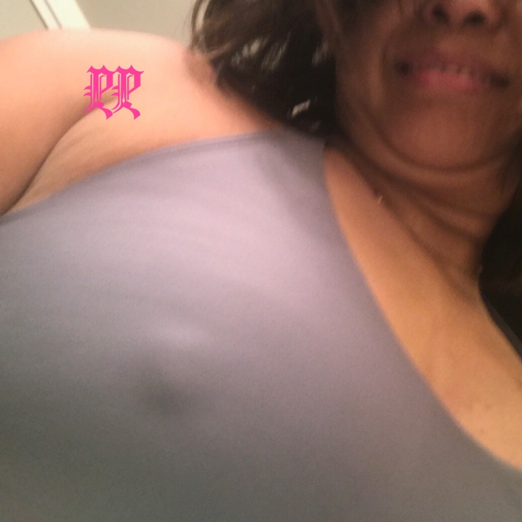 pinayprincessbeauty:  Smiles and Humps to help you think of fun humping today…