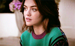 prettylittleliarsxxxx:Aria Montgomery in every episode of 7a