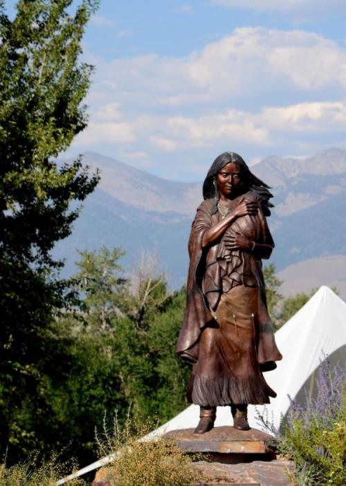 mistresskabooms: lavenderenergy: haiweewicci: nativeamericannews: Sacajawea: If Not For Her, We Coul