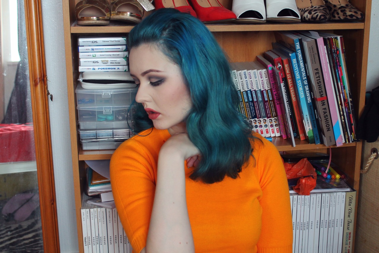 pebblesbeaufort:  I went to town on the black eyeshadow but I’m still feeling my