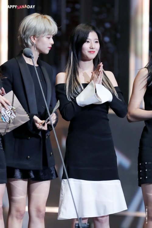 dailysana:  161202 MAMA Red Carpet© Jace | do not edit. 