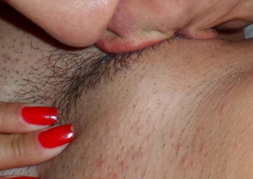 mariagostosaecornoblr:  mariagostosaecornoblr:  Mary, I can not believe you’re going to lick us. That is so hot.  I really love anal / oral sex, but I suggest that you then make them in very short / oral (for a while), then ensure that they will Enjoy