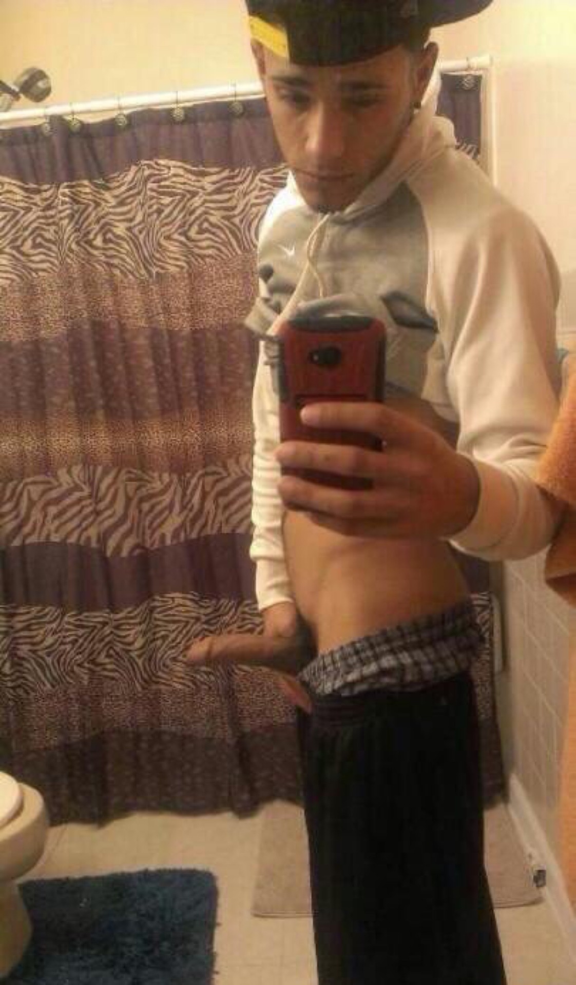 scousecunt:  Love chavs … Good looking ones 😈 