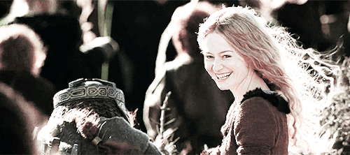 queenlegolas: I have not seen my niece smile in a long time. She was a girl when they brought her fa