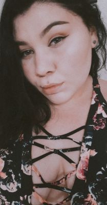 whatevs420:Incase you forgot what I looked likeI just wanna be a milf •~•