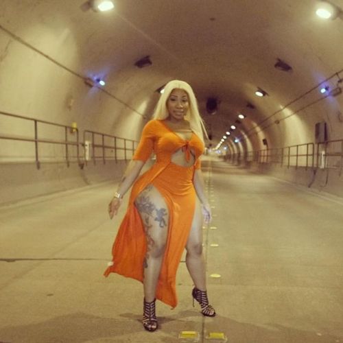 ratedthickent:  4B: BIG BUBBLE BOOTY BUNZ