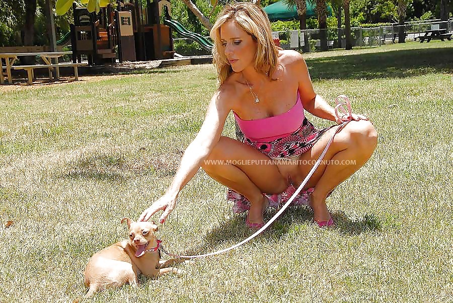 CAGNOLINO E CAGNA ESIBIZIONISTA