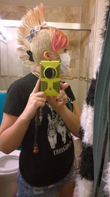 fyeahmohawks:  Got my hawk back and this time blonde, gonna go for a bright blue color later. Spiked it up for the Bad Religion show, not even allergies/sinus infection stopped me from going!