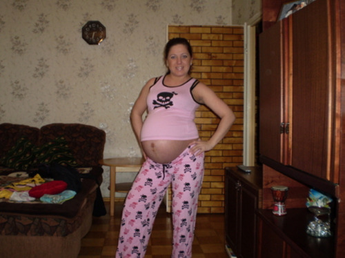 9beautifulmonths: Hey! I am so horny pregnant! Do you want to fuck me? Click here!