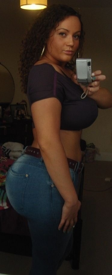 thickgirlover:  thikgrlfan:  Damn! Paradise  1,5,7 are the winners !