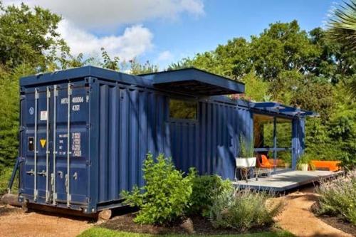 benjaminvine:  Living in a shipping container Okay, it’s not so easy to control the moisture balance well when it rains, it makes a terrible noise when it is raining and when it is hot it is really bloody hot. But, for a few thousand dollars you have