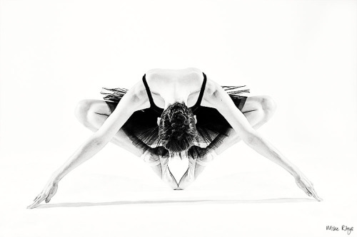 XXX artblackwhite:  Symmetric by mikerhys Model: photo