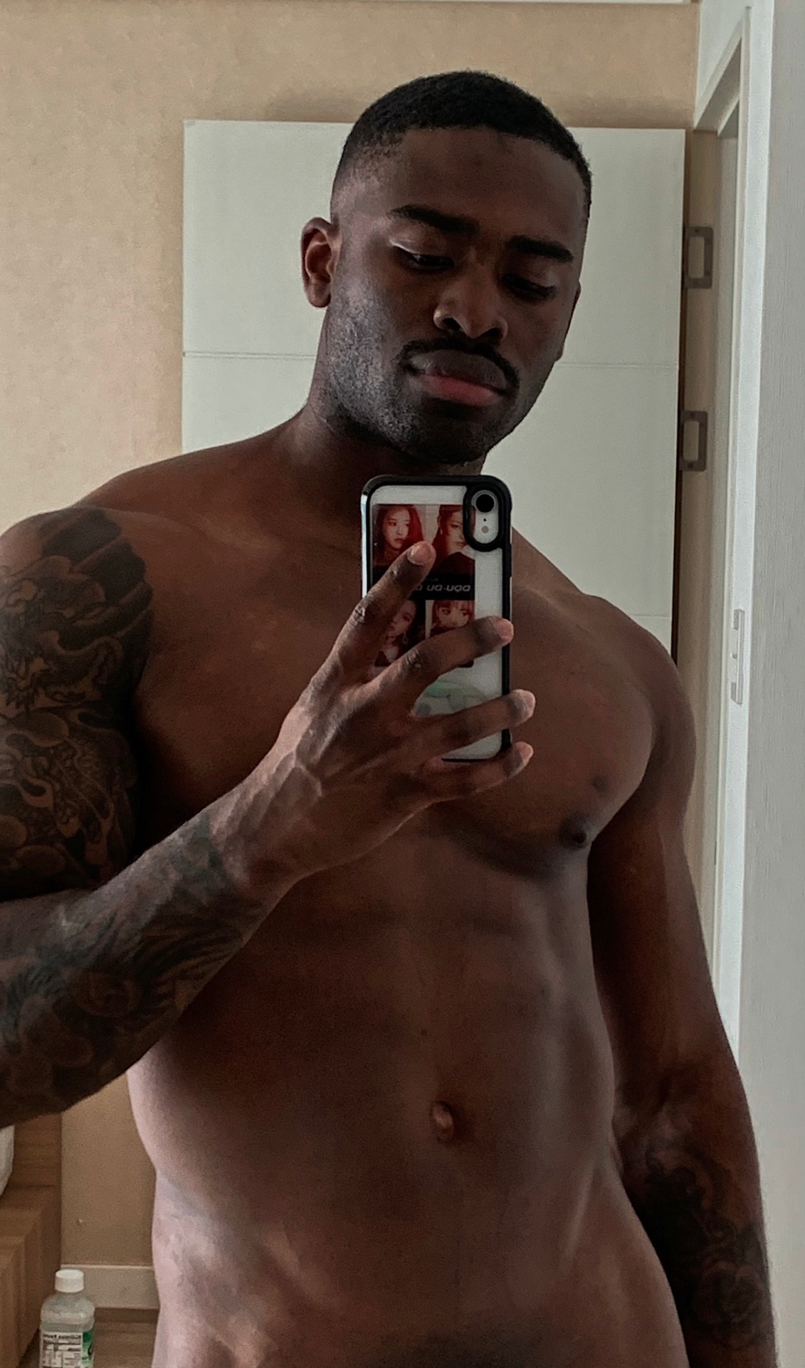 devon-alterryk-deactivated20220:ig: devonalterryk 