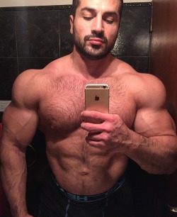 musclegodselfies:  Franco Dominguez