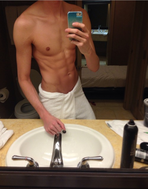 redandtwofifths: passionatelovehurst:  I would like to thank Jesus for blessing me with a naturally 