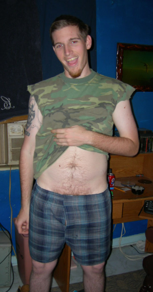 somestraightboys1:  American redneck Eric, exposed.For more, follow and share: http://somestraightboys1.tumblr.com/