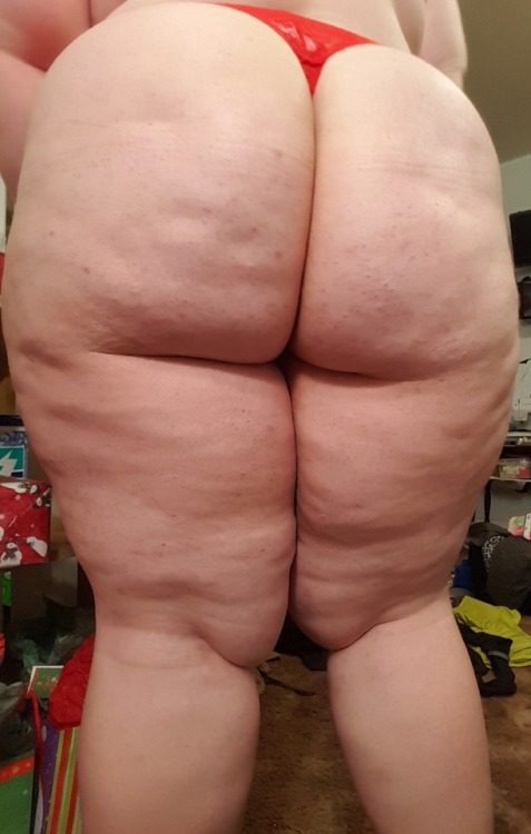 bigbootypandamoo:  No thigh gap here 😘 porn pictures