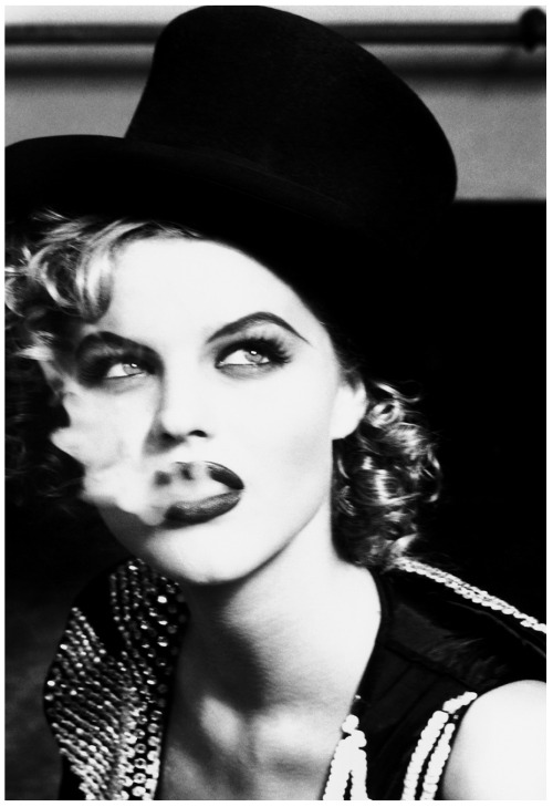 robertocustodioart - Eva Herzigova by Ellen von Unwerth 1993