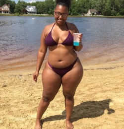 msladyelegant:  maceleven:https://www.instagram.com/thickthighs_brown_eyes