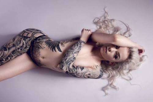 tattedbeautues - Lisa Kroiss