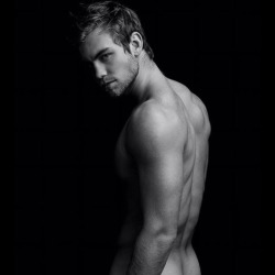 amazingmalenudity:  Dustin McNeer 