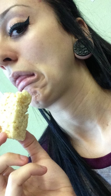 bonnieconnell:  I love Rice Krispie treats