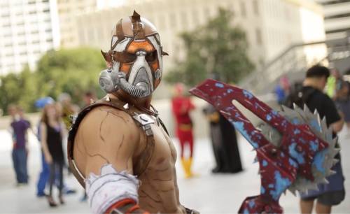 theomeganerd:  Borderlands 2 ~ Krieg Cosplay by Jason Coleman 