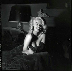 miss-vanilla:  Jayne Mansfield photographed