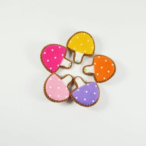 Tiny mushrooms in 5 bright colors are now available, you can also find 5 pastel versions in my shop,