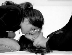 the-inspired-lesbian:  Lesbians ♡ 