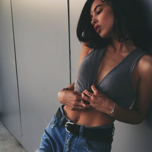 https://amazinggirlsphotos.tumblr.com/post/154723038797