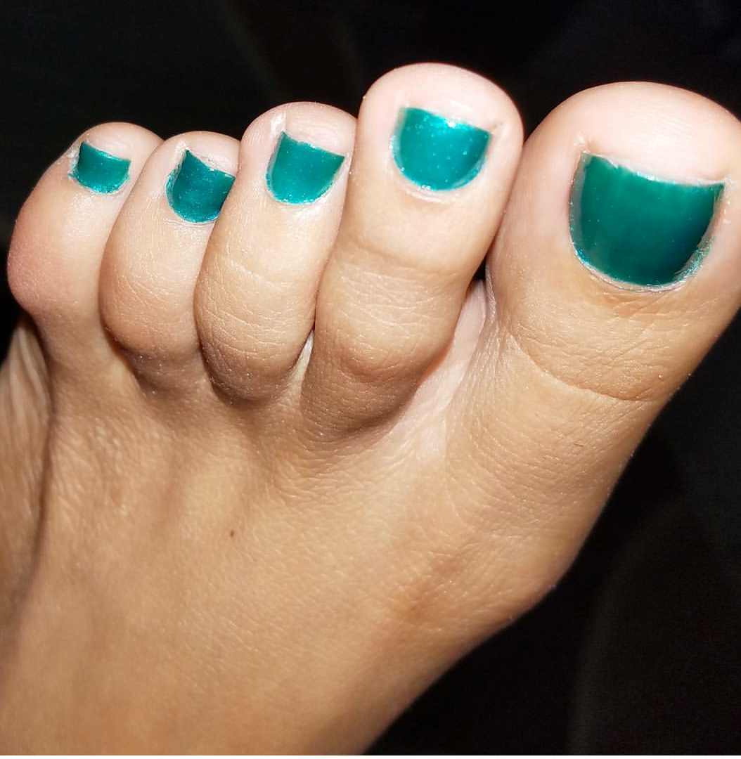 teetsfeets:  mature nylon ladies