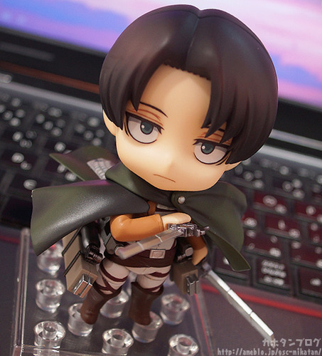 ohheichou:  plastichusbando:  お待たせいたしました＼人類最強！／「ねんどろいど リヴァイ」で遊んでみた！  OMG THE LAST ONE GIMME OMG 