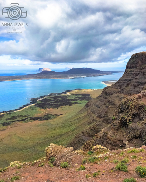 breathtakingdestinations:Lanzarote - Canary Islands - Spain (by earthpeek) www.instagram.com