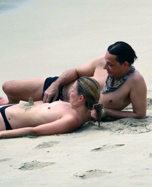 toplessbeachcelebs:  Kate Moss (Model) sunbathing topless in St. Bart’s (May 2010)