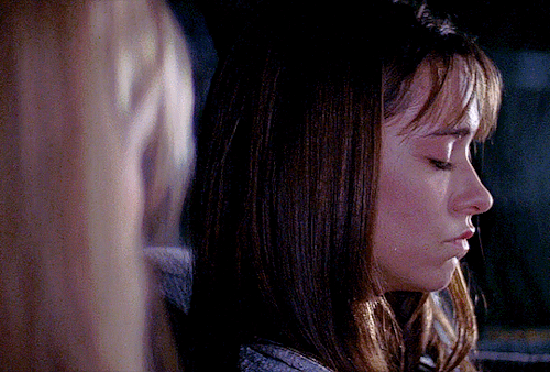 HELEN SHIVERS And JULIE JAMES In I KNOW WHAT YOU DID LAST SUMMER (1997)