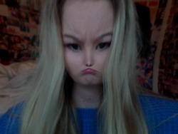 pizza:  me being sad bcos i have to give dads mac back to him soon :(