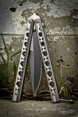 gunsknivesgear:  Benchmade Model 62. 