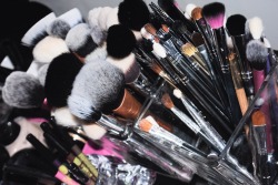 lipstick-lust:  All my brushes are clean!