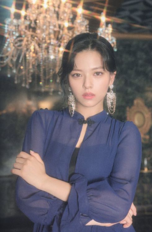 jeongyeon is so beautiful here