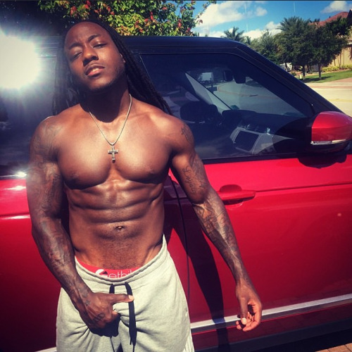 theluckeystar:  (via Rapper Ace Hood’s Eggplant Bulges.. | The Luckey Star) 