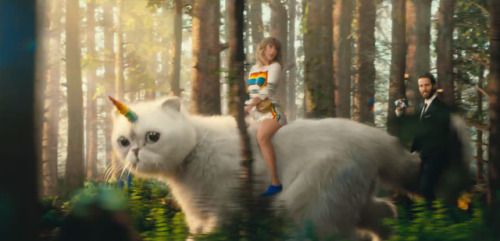 Hey @taylorswift, you copycat. (jk this ad is a amazing!) 