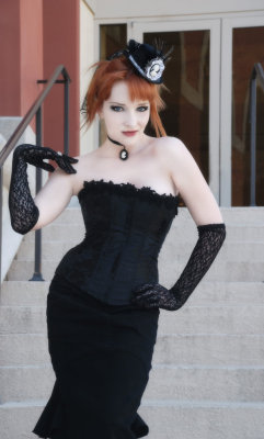 thepinupfilesblog:  La Rose En Noir, Deux by slimikin 