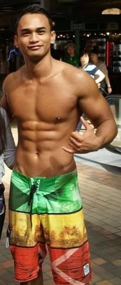 menofpolynesia:  Robert Mokiao