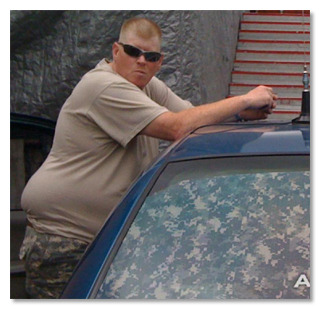 bloatmeup:  crileyt:  gato-loco: Too fat to fight? Huffing and puffing all the way