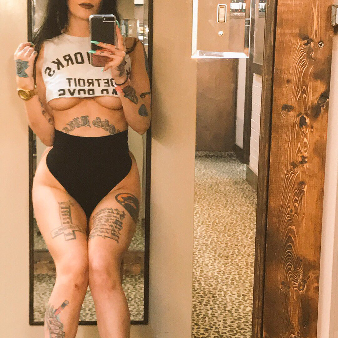 stripper-locker-room:  https://www.instagram.com/datwerkqueen/