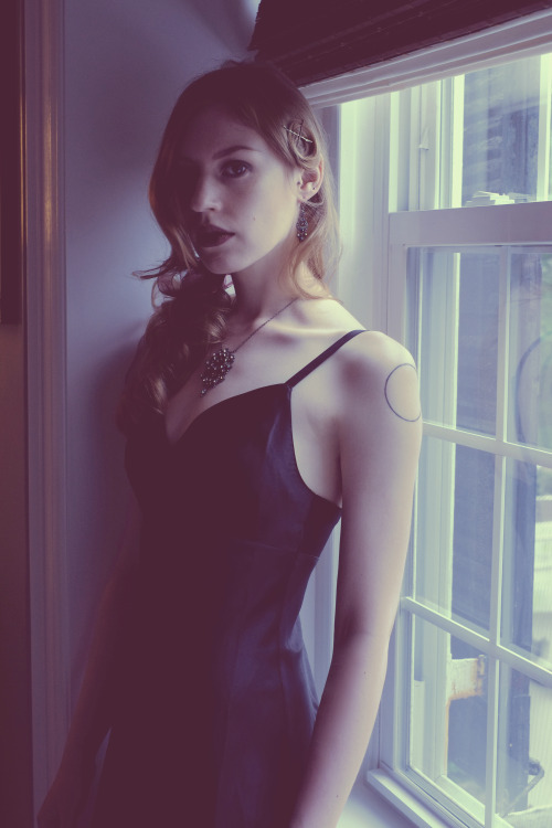 sheshootstoo:  Empire of dusk - Sera kay 