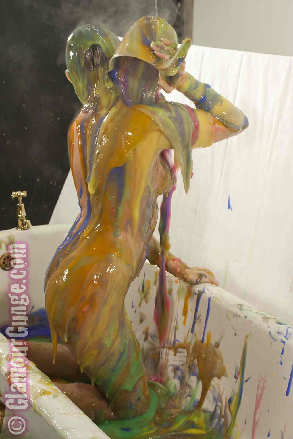 messygirlfreak:  wampicsandgifs:  GlamourGunge.com  One of the most ultimate wam