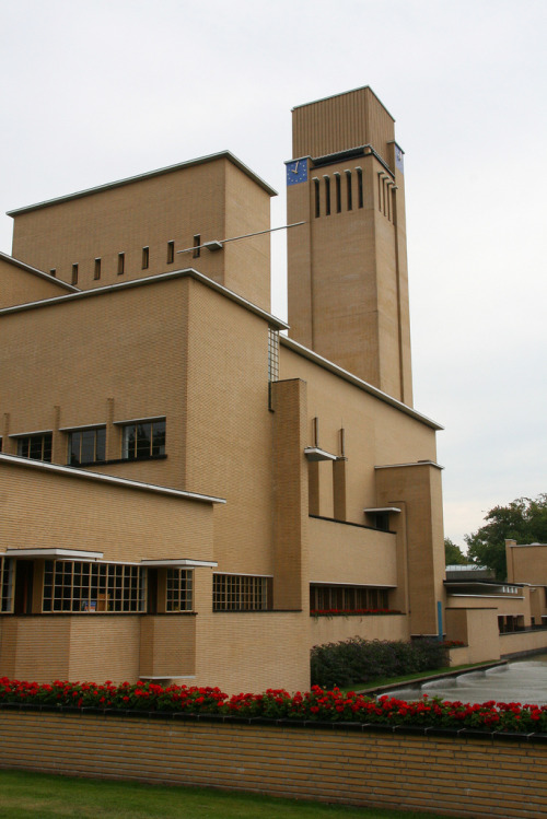 danismm:  Dudok’s Hilversum Town Hall, The Netherlands   1928-1931   